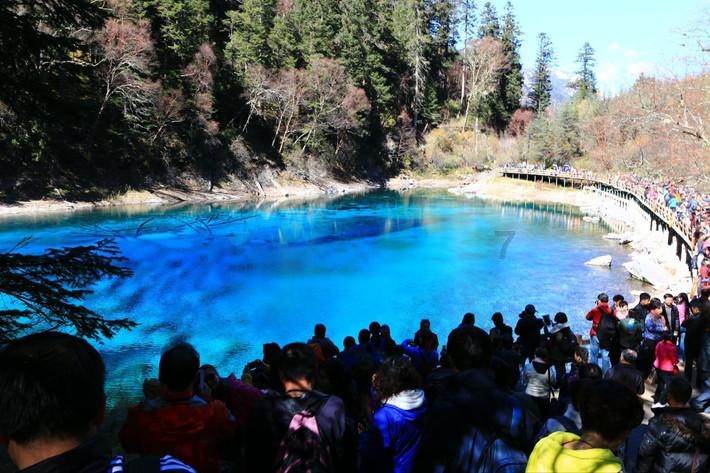 文化和旅游部：探亲加旅游，成春节假期热门出行模式